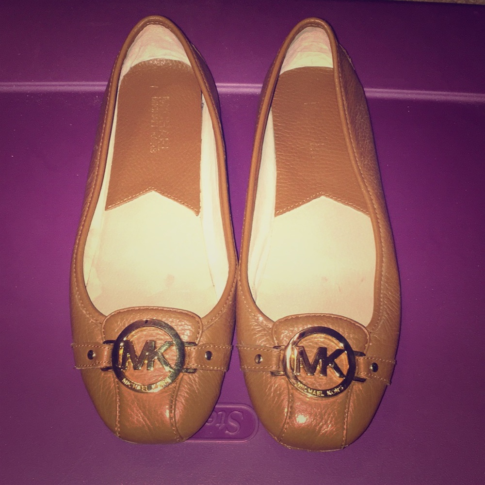Michael Kors Fulton Leather Flats in Camel